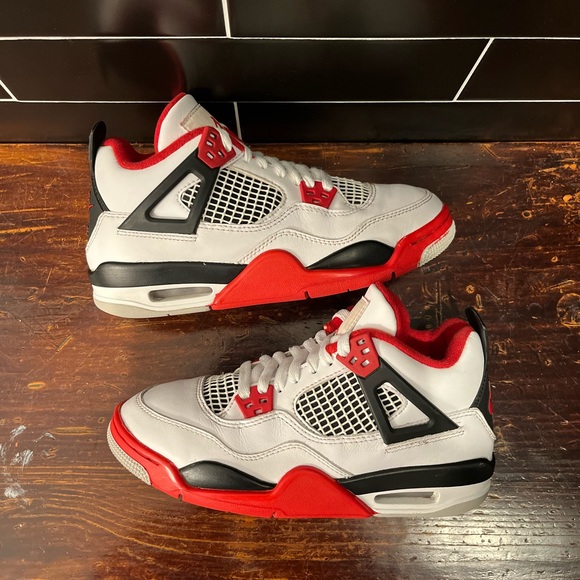 Air Jordan 4 Fire Red Size 5 Youth No Box 2020 Release - Picture 7 of 11